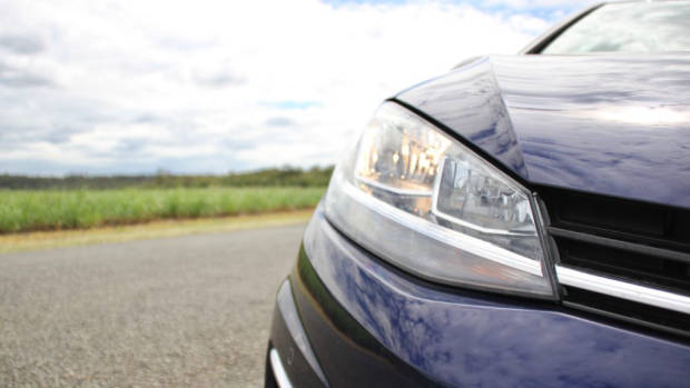 2017 Volkswagen Golf Comfortline Noosa Atlantic Blue headlight