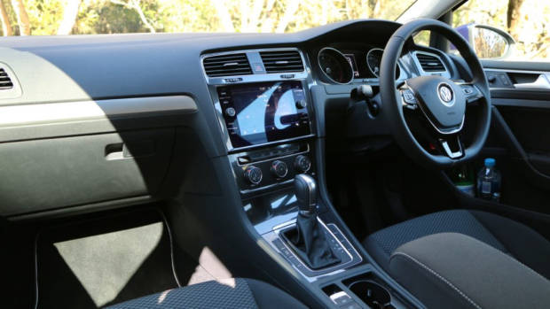 2018 Volkswagen Golf 110TSI Dashboard and Front Seat
