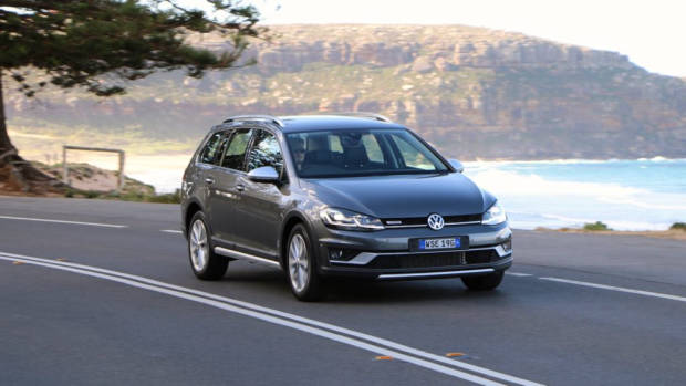 2018 Volkswagen Golf Alltrack Premium Indium Grey Front End