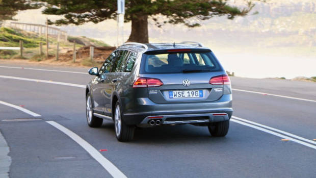 2018 Volkswagen Golf Alltrack Premium Indium Grey Rear End