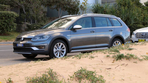 2018 Volkswagen Golf Alltrack Premium Indium Grey Side Profile