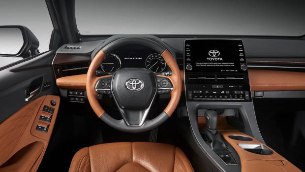 2019 Toyota Avalon Touring cabin