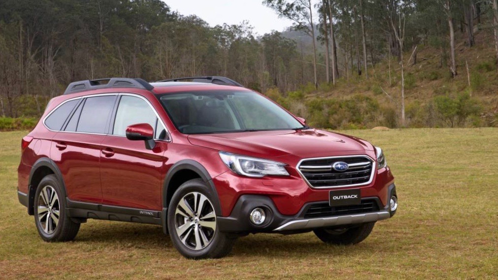 2018 Subaru Outback 2.5i Premium red front 3/4