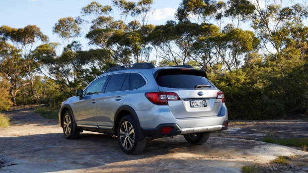 2018 Subaru Outback 3.6R silver rear