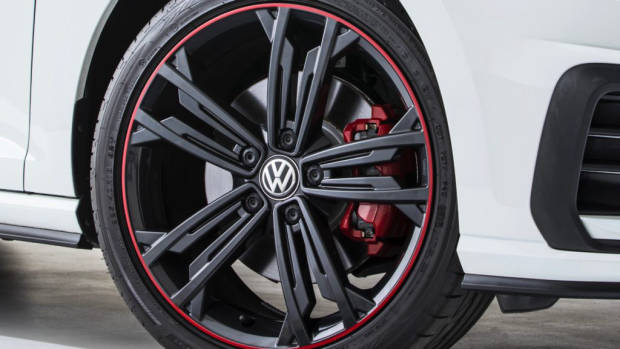 2018 Volkswagen Golf GTI Original wheels