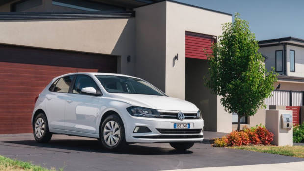 2018 Volkswagen Golf Review 70TSI Pure White Front End