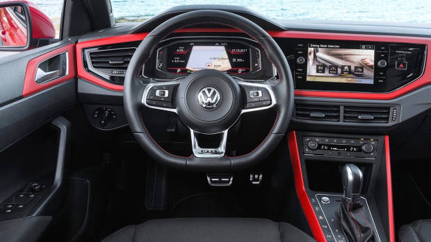 2018 Volkswagen Polo GTI dashboard