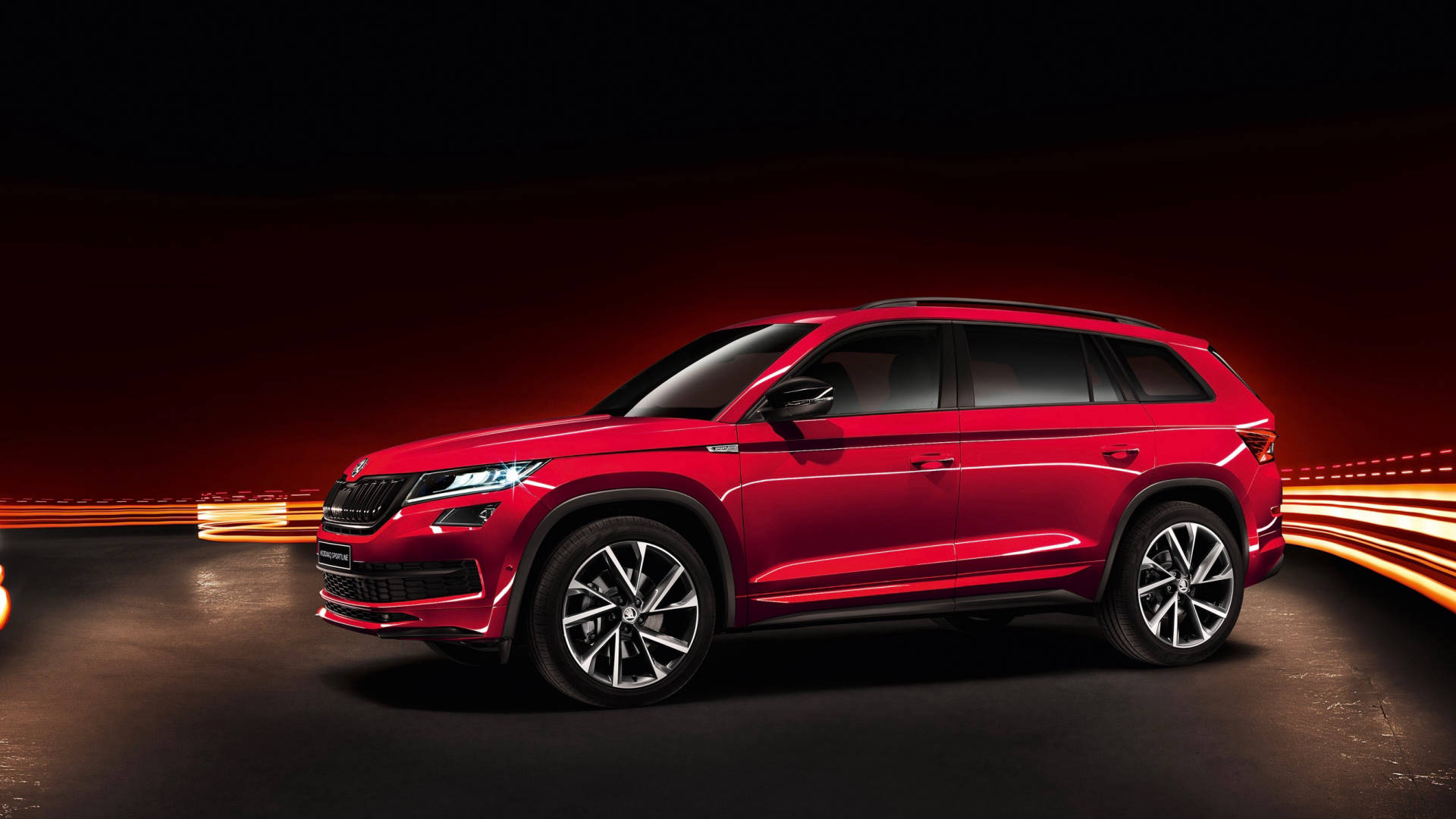 2018 ŠKODA Kodiaq Sportline red side