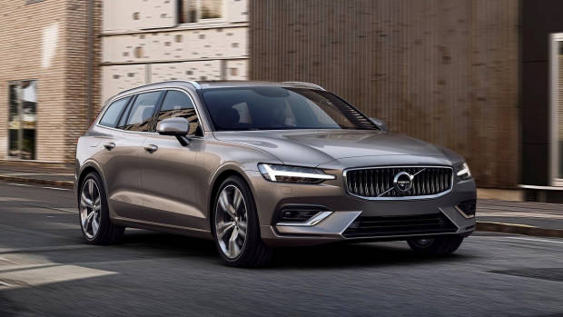 2019 Volvo V60 T6 beige front moving