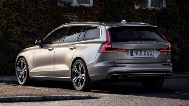 2019 Volvo V60 T6 beige rear