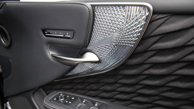 2018 Lexus LS door detail