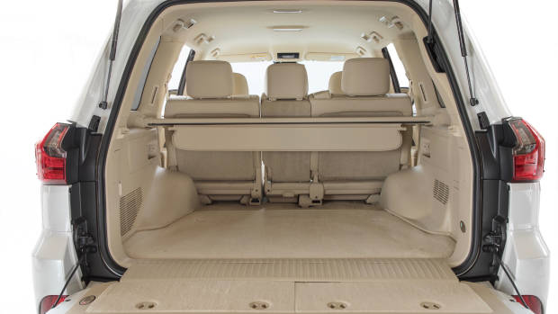 2018 Lexus LX450d bootspace