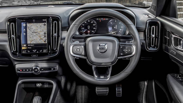 2018 Volvo XC40 dashboard