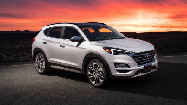 2019 Hyundai Tucson white front cover
