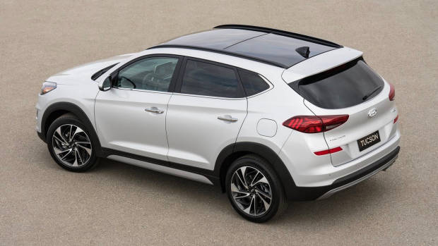 2019 Hyundai Tucson white rear 3/4