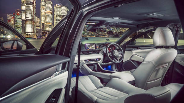 2018 Mazda 6 Atenza interior
