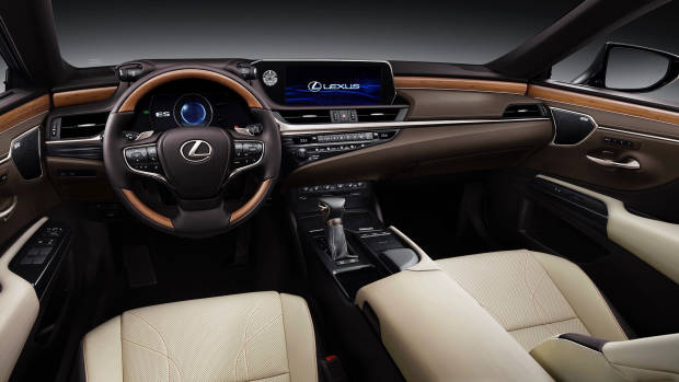 2019 Lexus ES dashboard