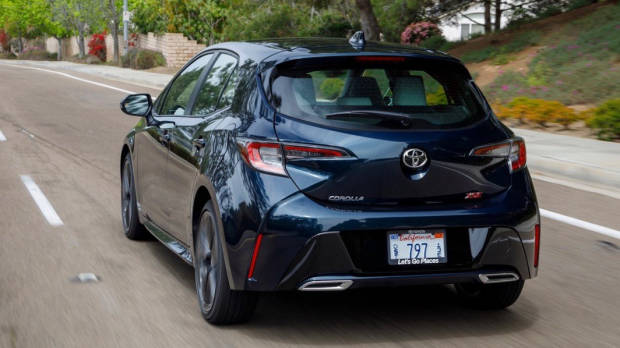 2019 Toyota Corolla navy rear