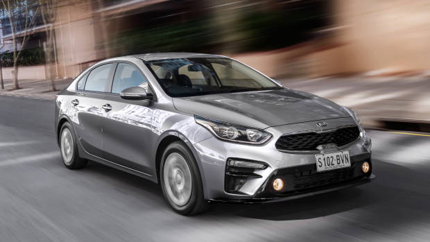 2018 Kia Cerato S grey front 3/4 moving