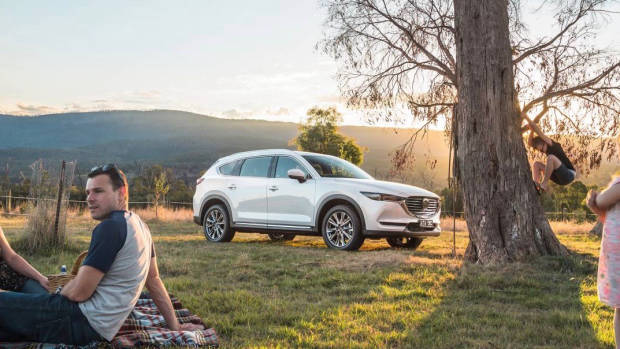 2018 Mazda CX-8 Asaki front family2018 Mazda CX-8 Asaki front family