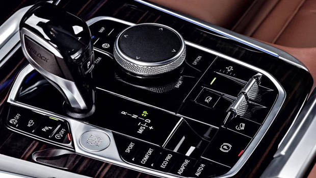 2019 BMW X5 M Sport buttons
