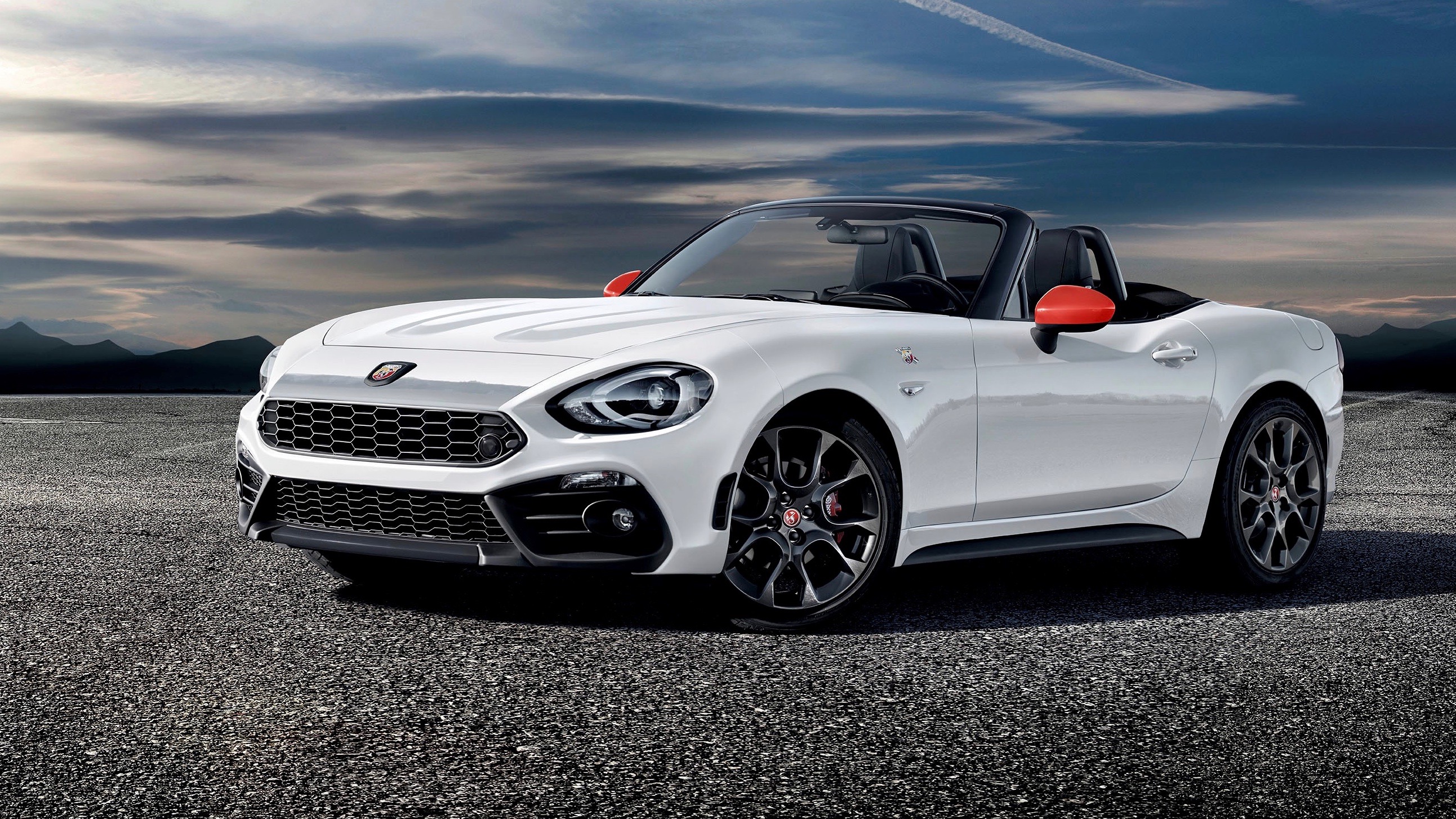 Abarth 124 Spider Monza Edition front