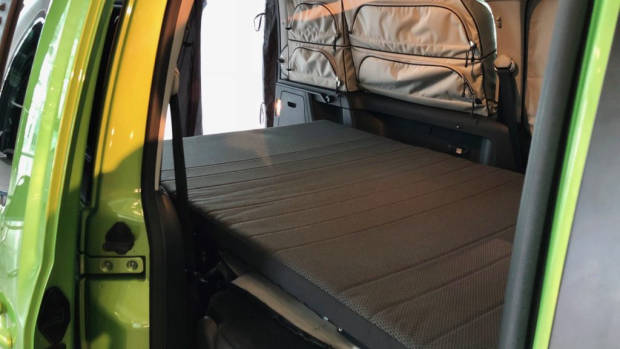 2018 Volkswagen Caddy Beach Viper Green Bed