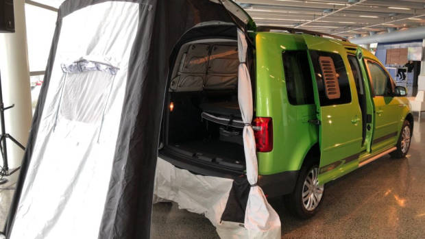 2018 Volkswagen Caddy Beach Viper Green Rear