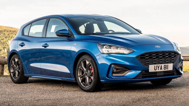 2019 Ford Focus ST-Line hatch front 3/4