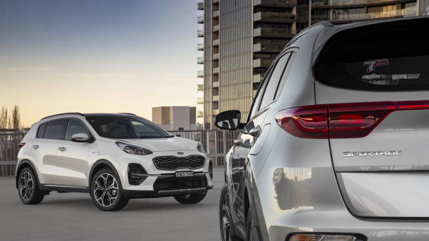 2019 Kia Sportage GT-Line white front 3/4