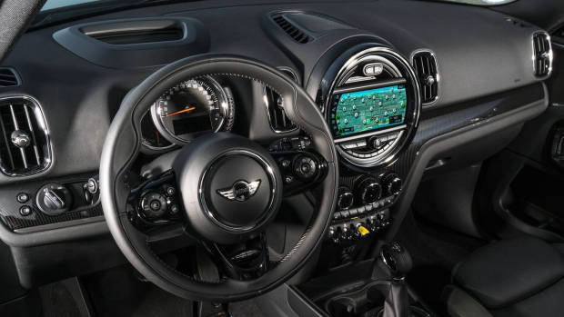 2019 MINI Countryman S PHEV dashboard