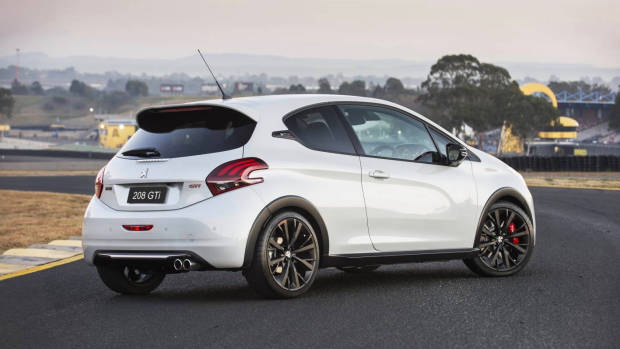 2018 Peugeot 208 GTi Edition Definitive white rear 3/4