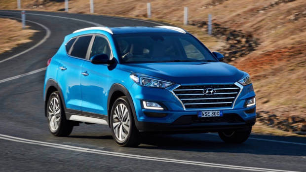 2019 Hyundai Tucson Elite blue front 3/4 motion
