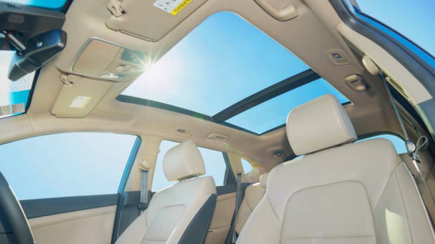 2019 Hyundai Tucson Highlander front seat