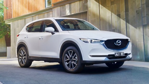 2019 Mazda CX-5 Akera white front