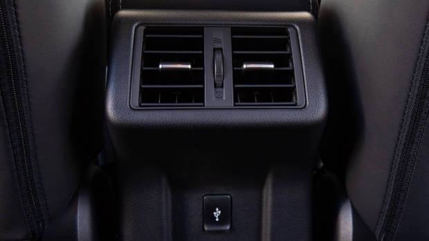 2019 Mitsubishi Outlander rear air vents