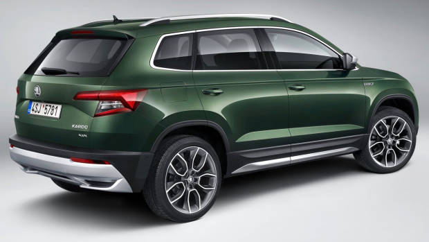 2019 Skoda Karoq Scout rear 3/4