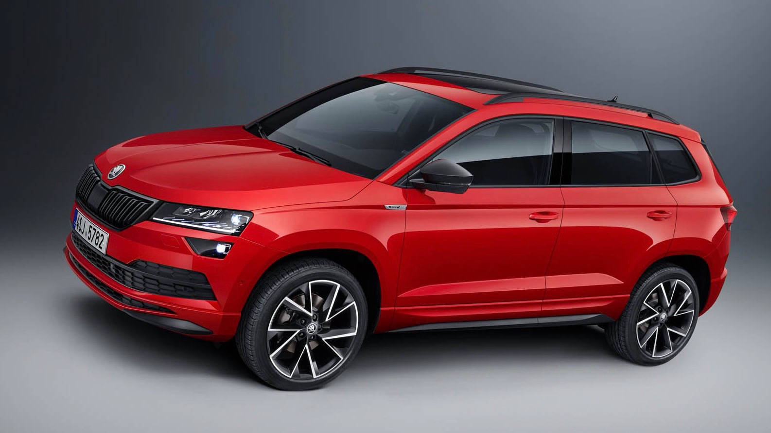 2019 Skoda Karoq Sportline red front 3/4