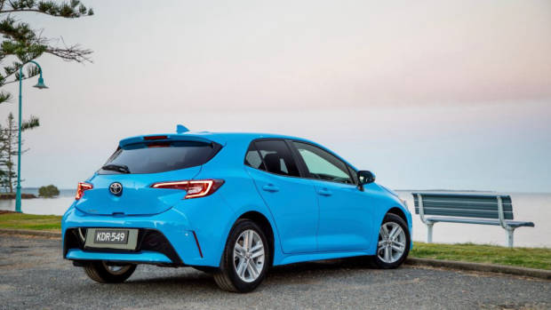 2019 Toyota Corolla SX blue rear 3/4
