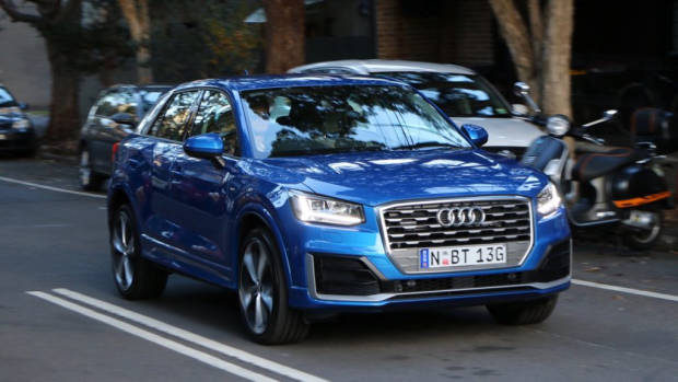 Audi Q2 sport Ara Blue front end