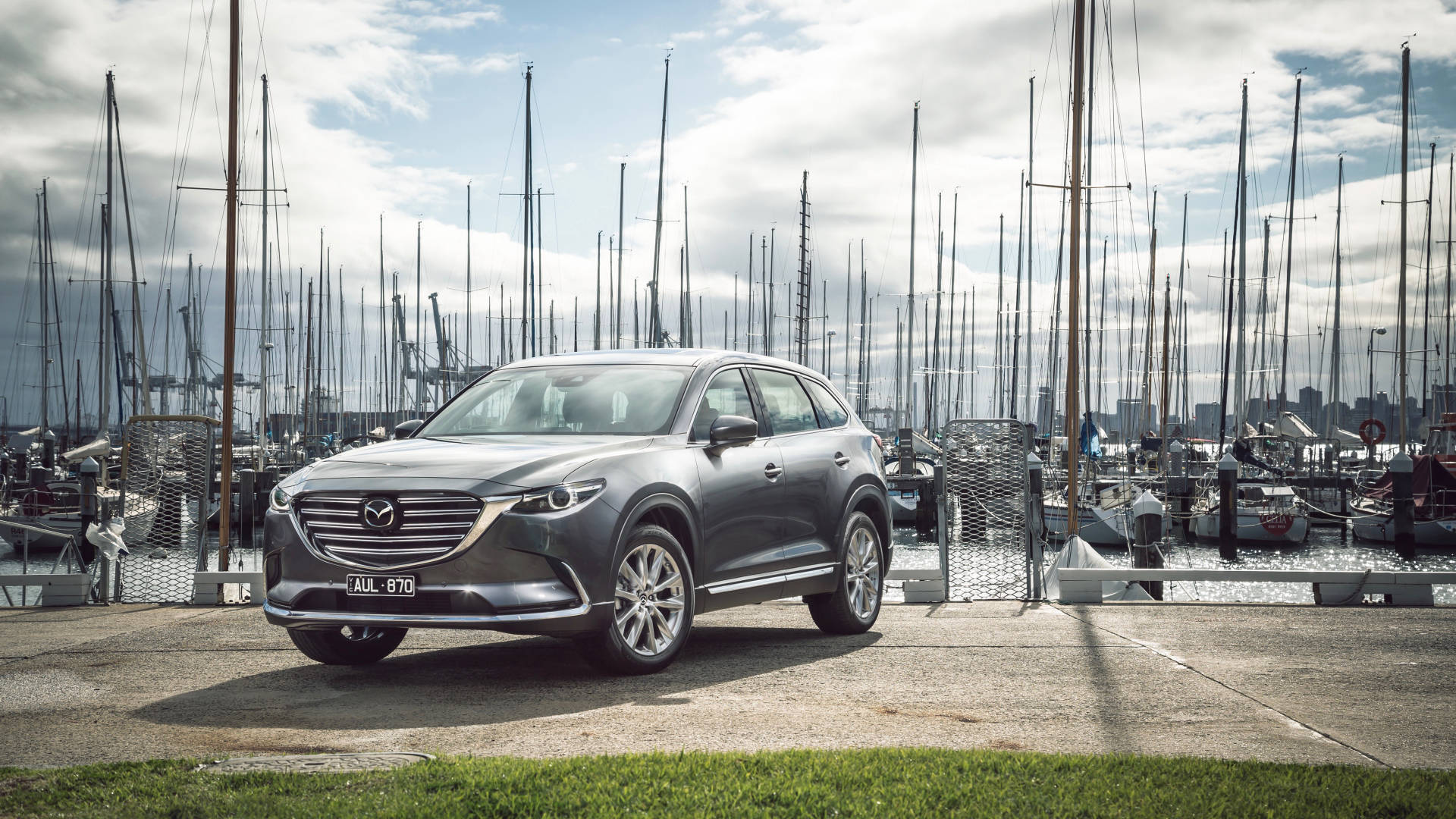 2019 Mazda CX-9 Azami LE Machine Grey front 3/4 close