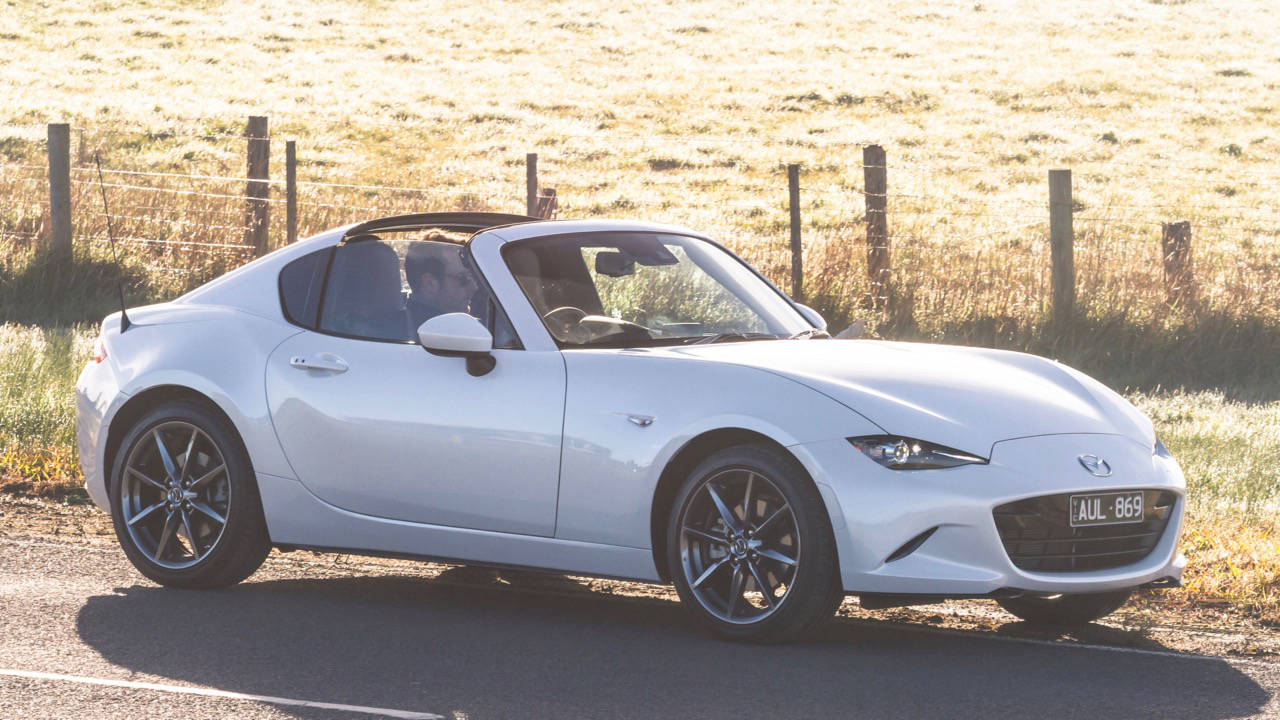 Lightweight Mazda MX-5 990S revealed 