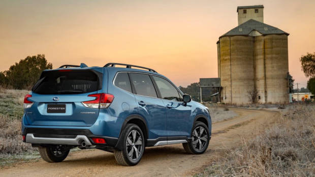 2019 Subaru Forester 2.5i-S blue rear 3/4
