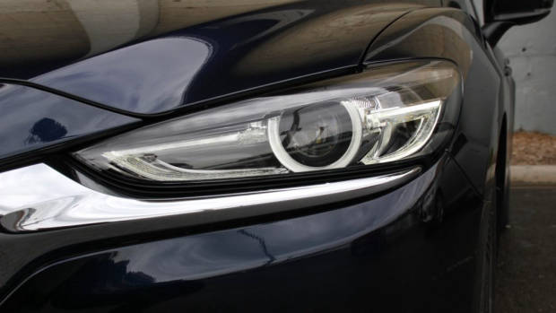2018 Mazda 6 Touring headlight
