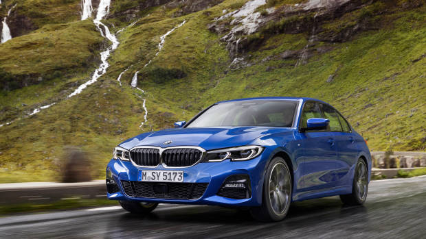 2019 BMW 3 Series blue front 3/4 driving