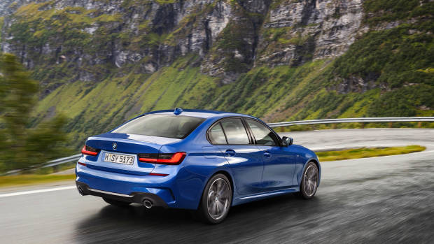 2019 BMW 3 Series blue rear 3/4