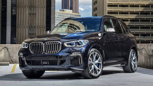 2019 BMW X5 M50d blue front 3/4
