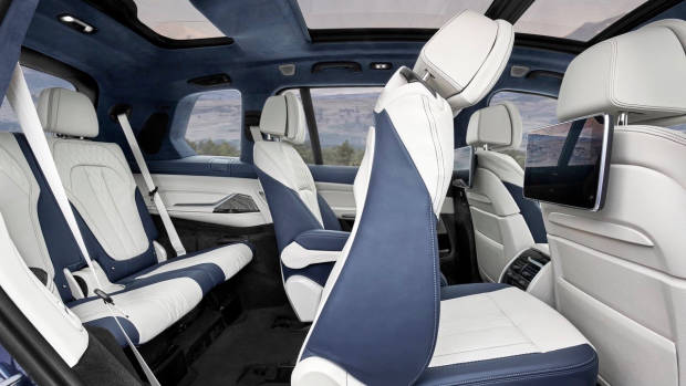2019 BMW X7 middle seat