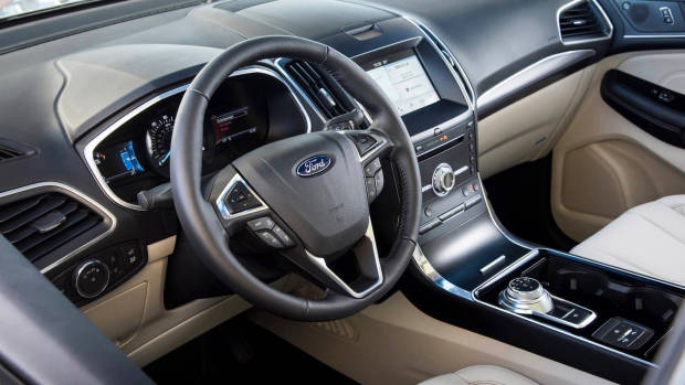 2019 Ford Endura interior