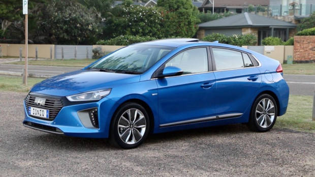 2019 Hyundai Ioniq Premium profile